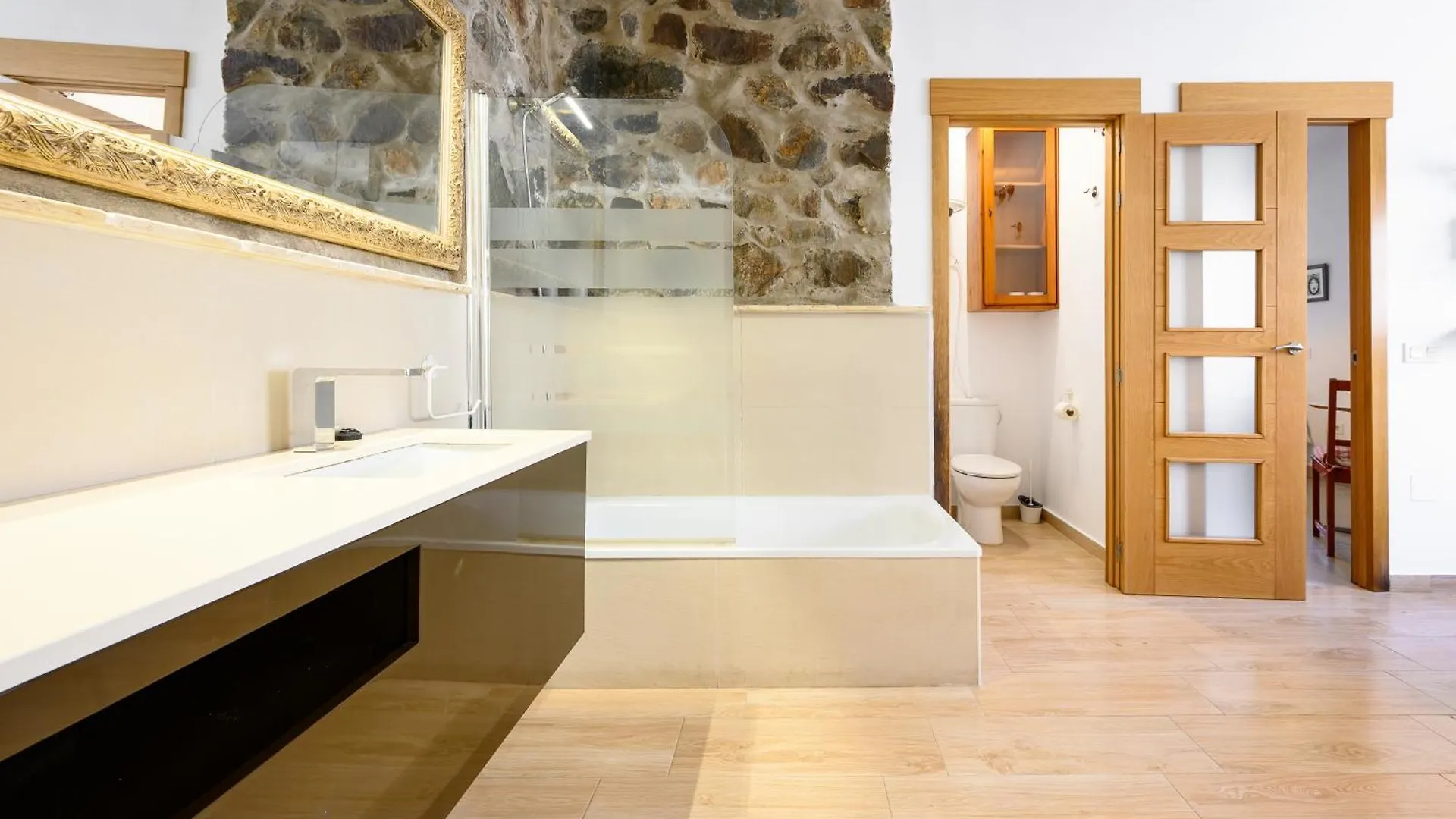 Blue Castle Guesthouse Malaga