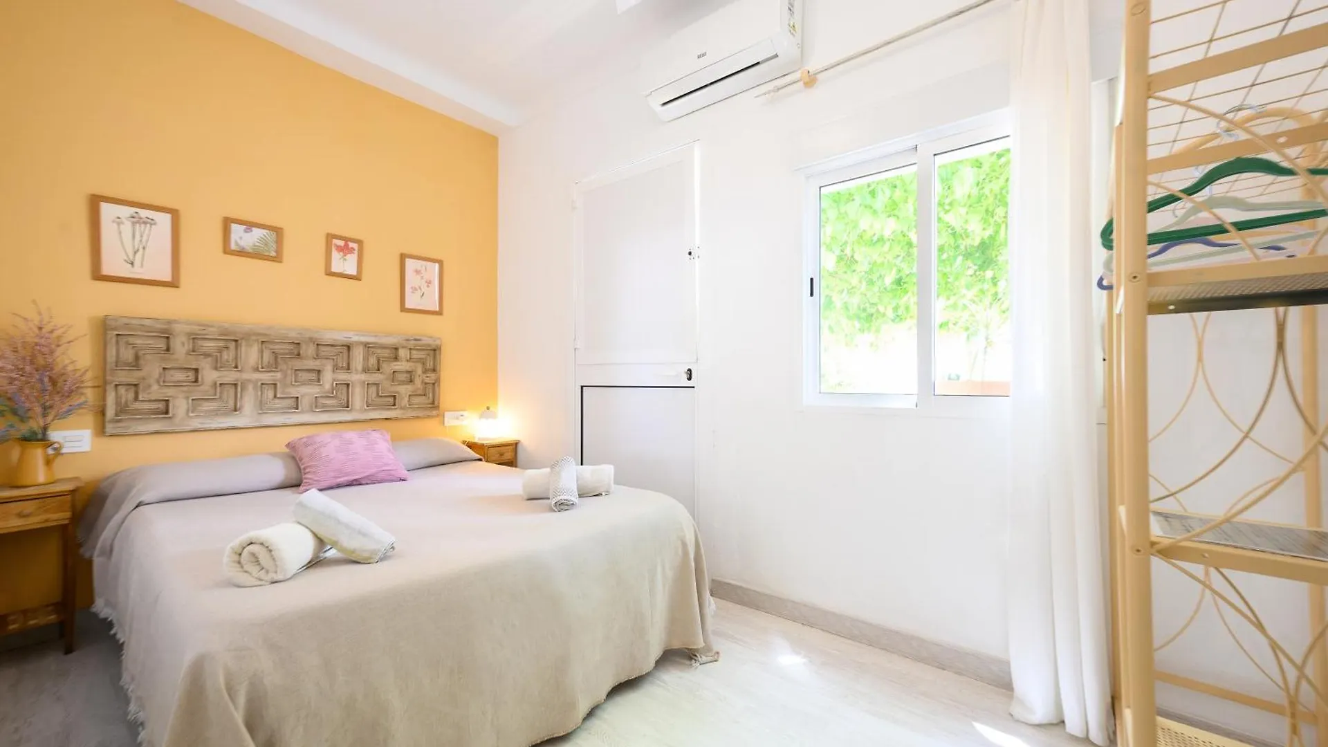 Blue Castle Guesthouse Malaga