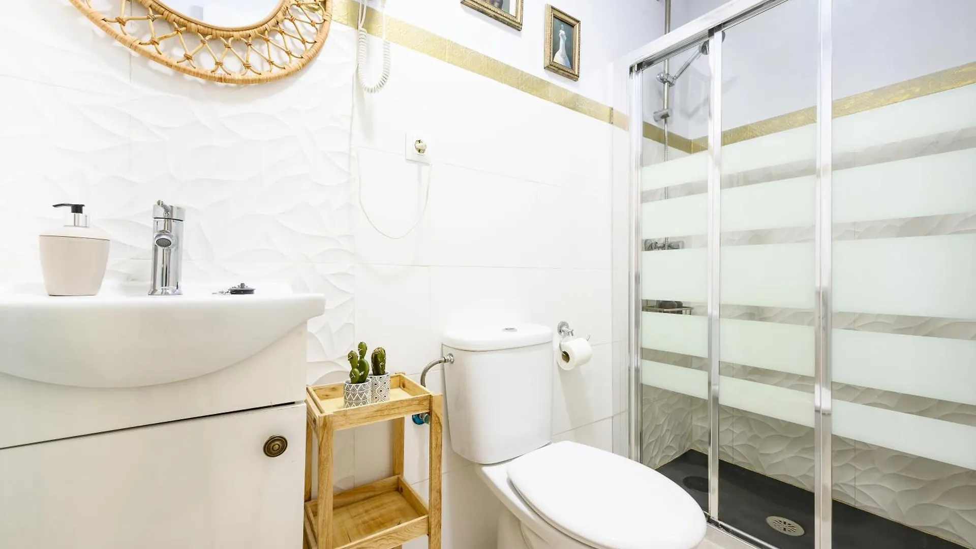 Blue Castle Guesthouse Malaga