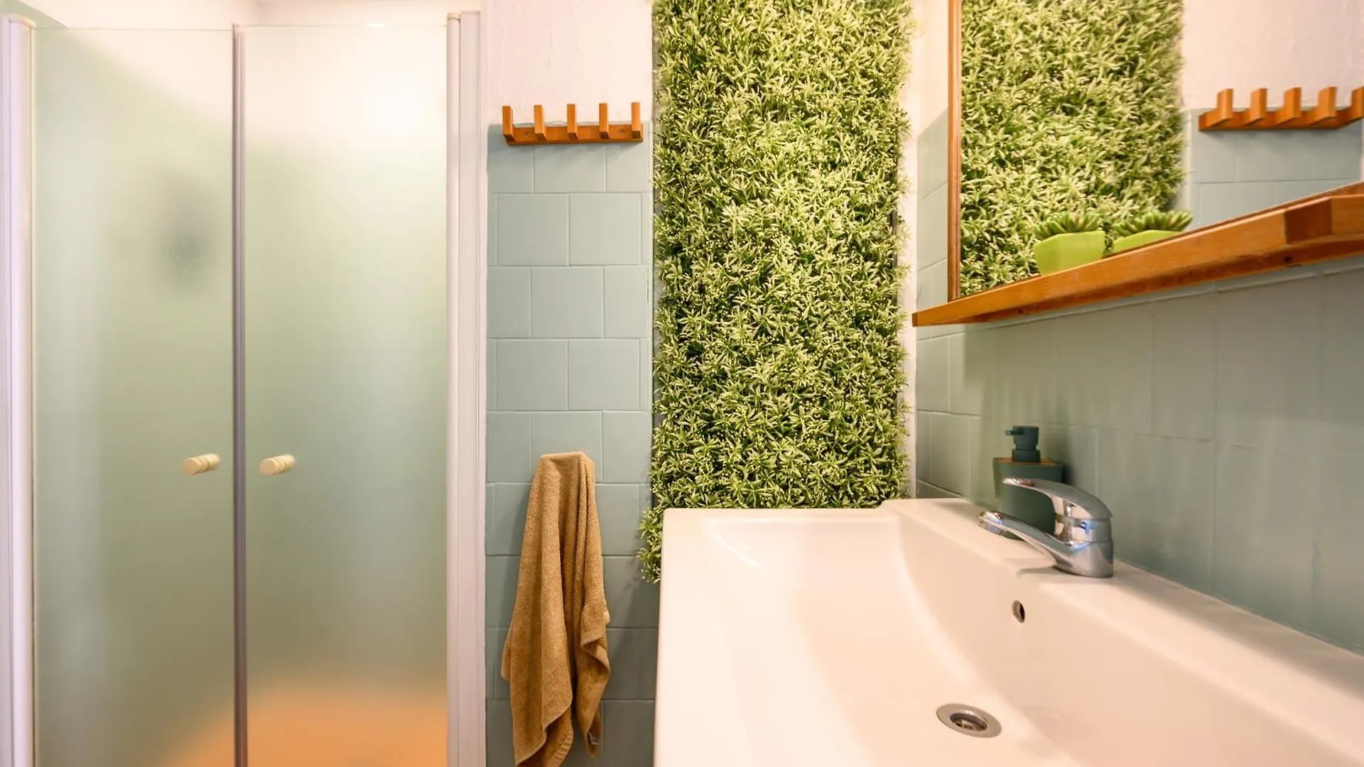 Homestay Blue Castle Guesthouse Malaga