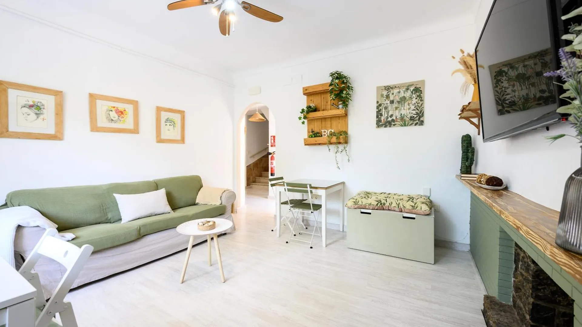 Homestay Blue Castle Guesthouse Malaga