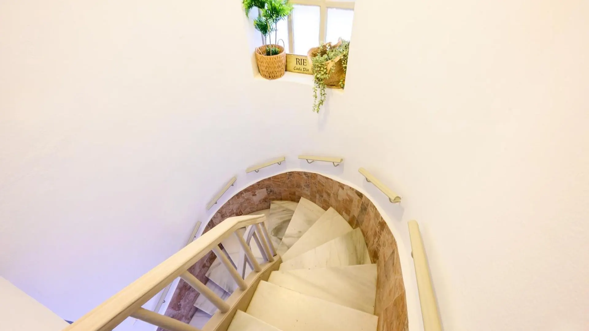 Blue Castle Guesthouse Malaga Homestay