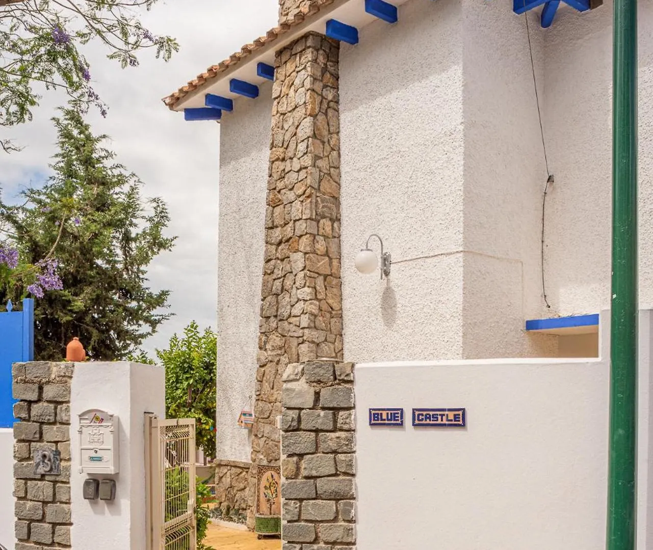 Blue Castle Guesthouse Malaga
