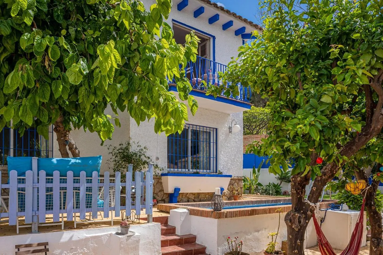 Проживание в семье Blue Castle Guesthouse Малага