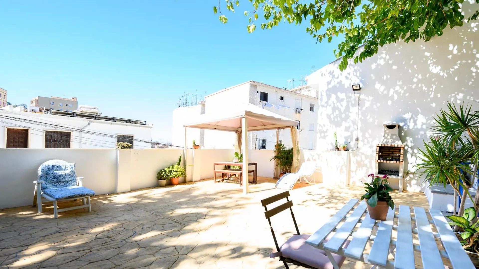 Blue Castle Guesthouse Малага Испания
